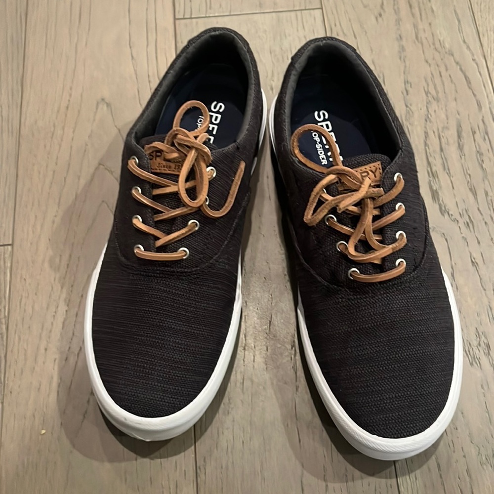 NWOT Navy Sperrys